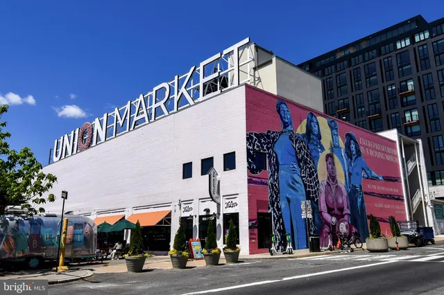 $5,800 | 11 R Street Northwest, Washington, DC 20001