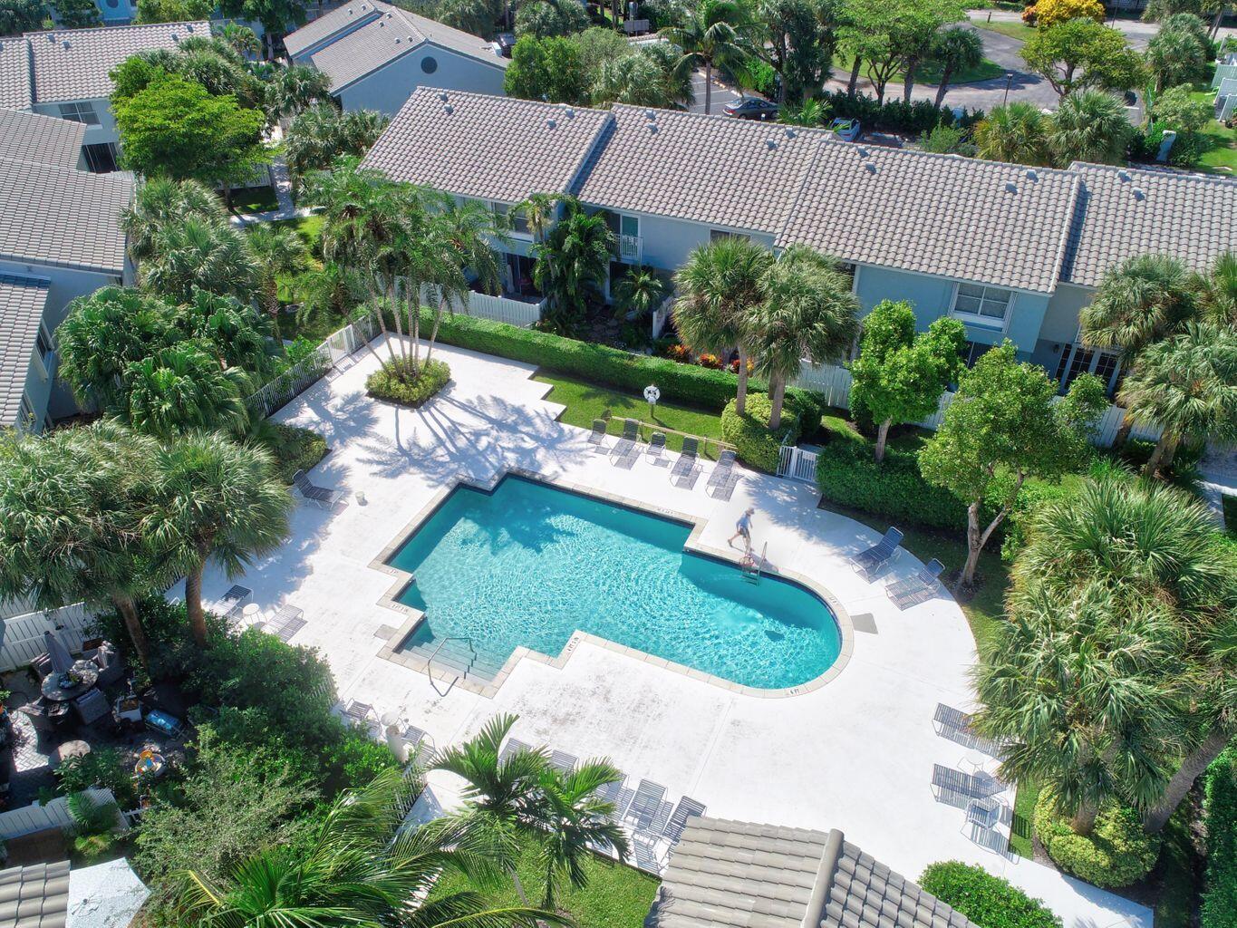 980 Jeffery Street Boca Raton, FL 33487 - Photo 21 of 26 pool