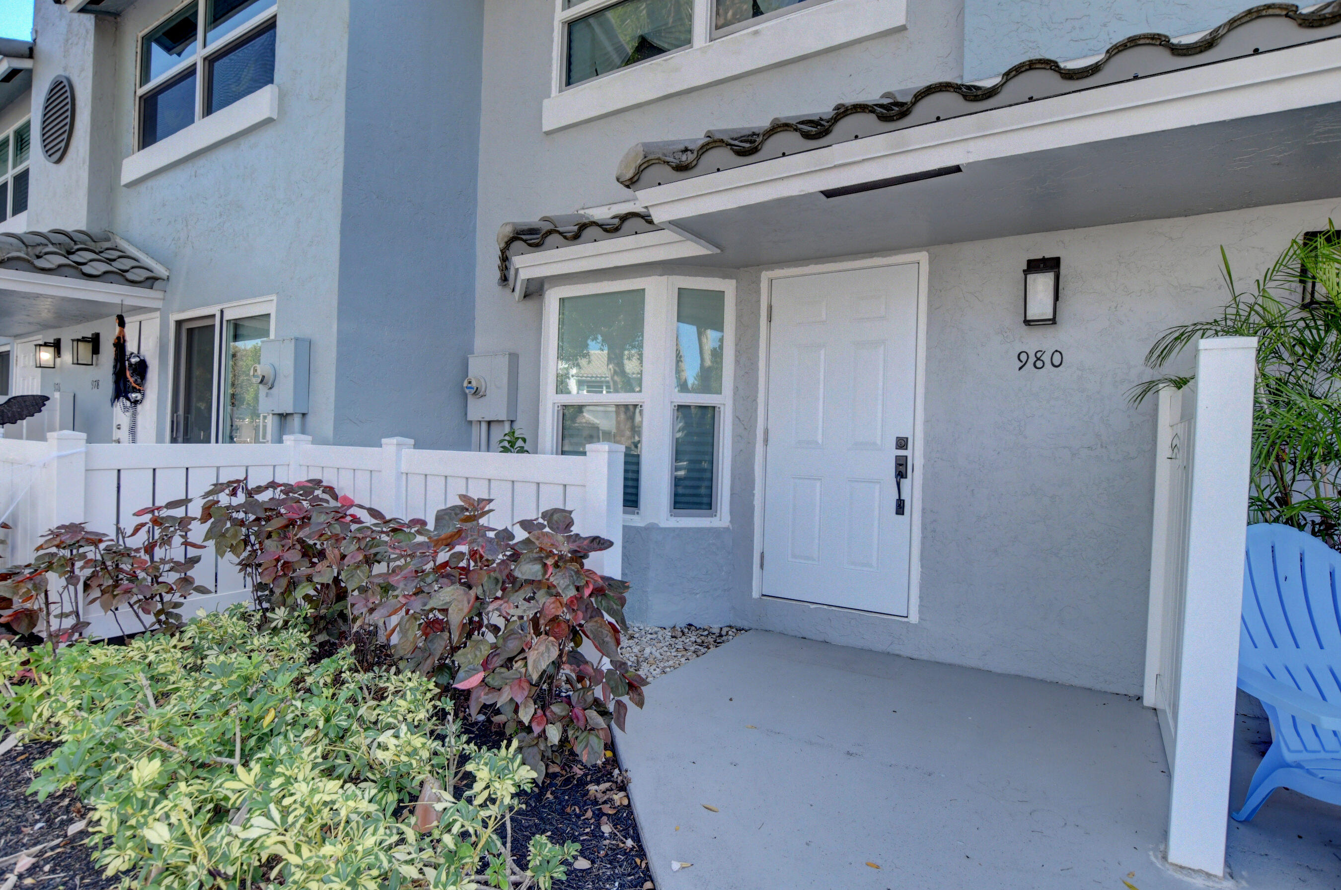 980 Jeffery Street Boca Raton, FL 33487 - Photo 4 of 26 Front Entrance