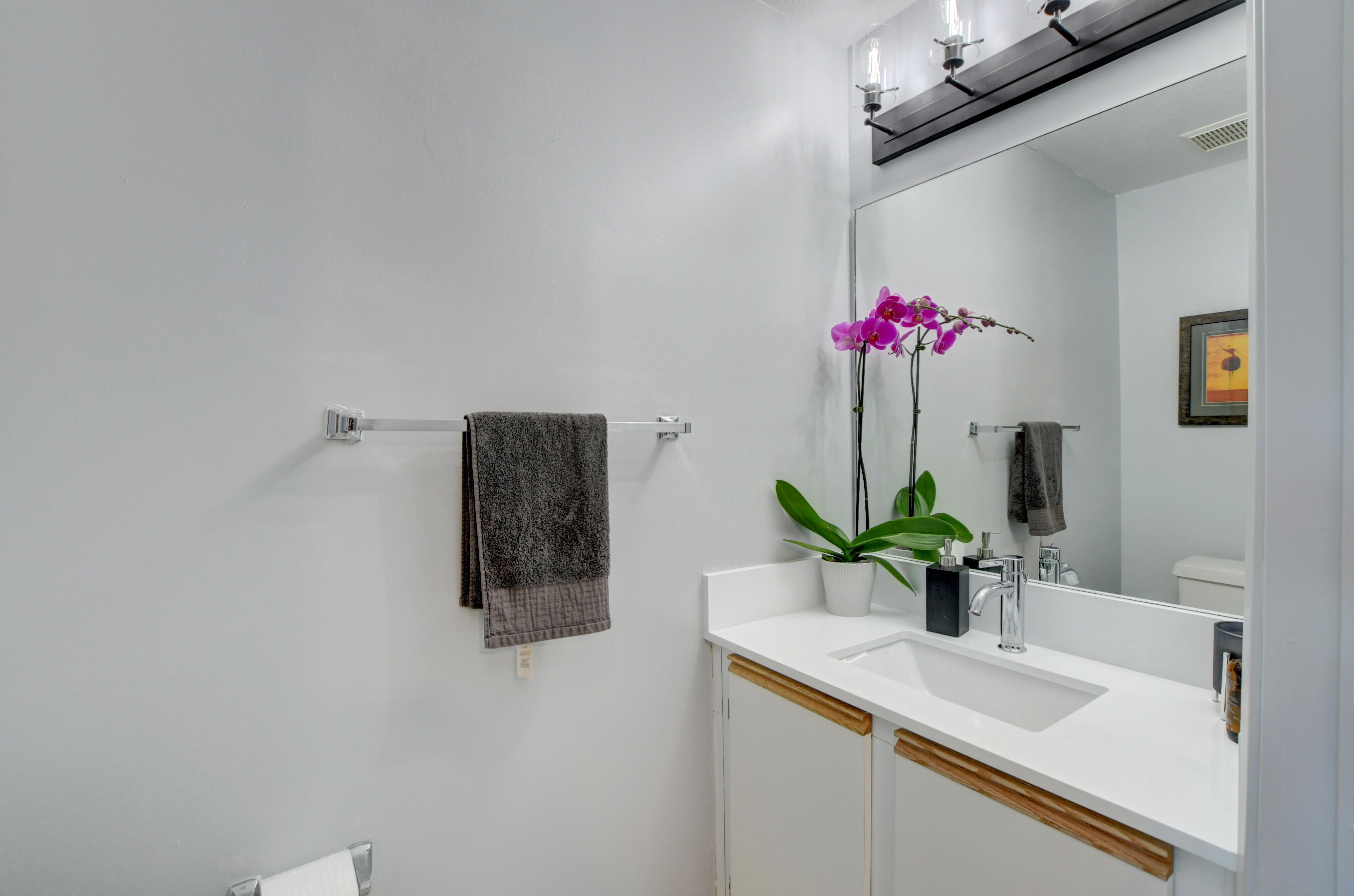 980 Jeffery Street Boca Raton, FL 33487 - Photo 7 of 26 Updated first fl bath