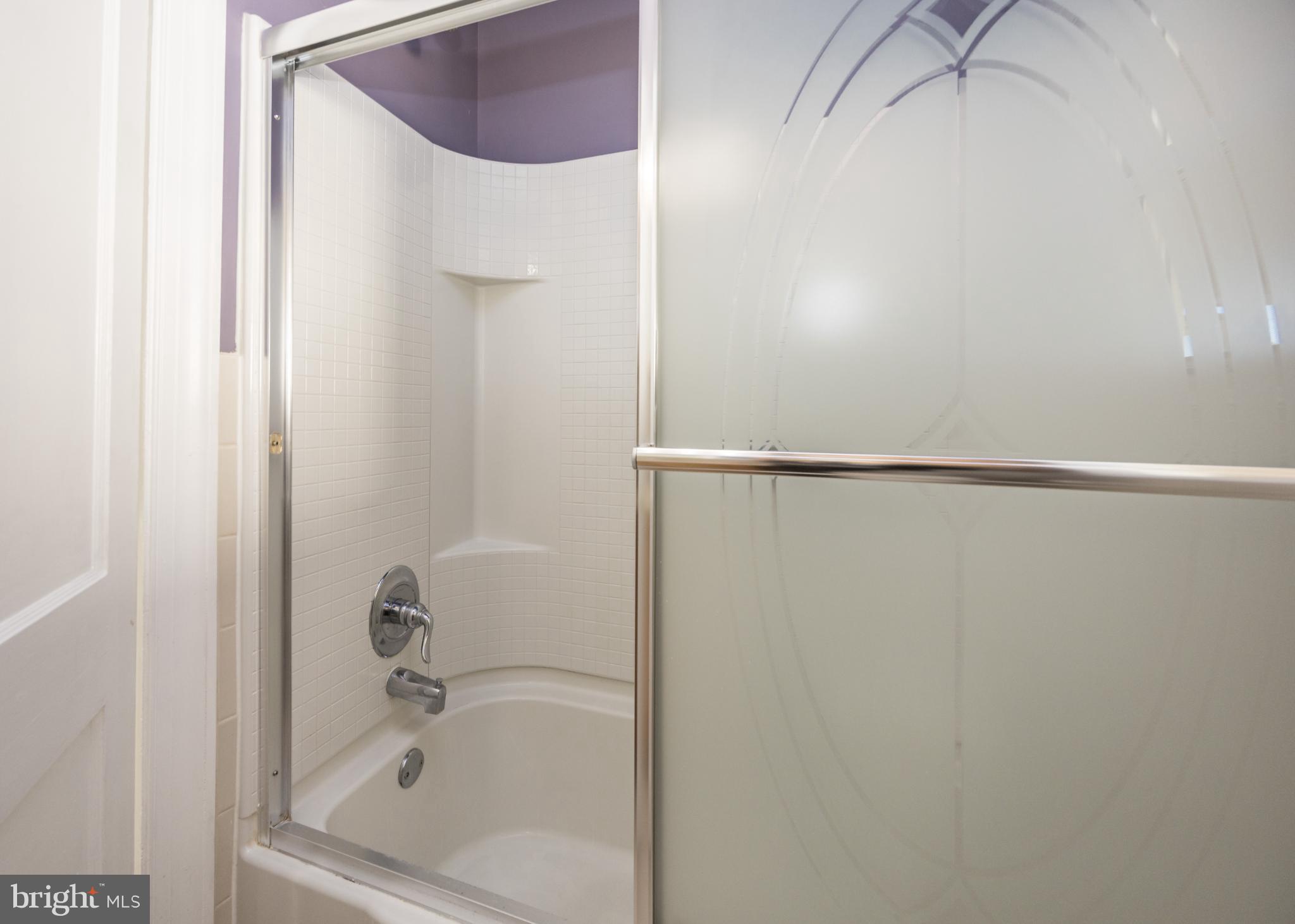 14 Lasalle Avenue New Castle, DE 19720 - Photo 20 of 23 a bathroom with a bathtub