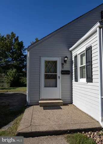 a front view of house with yard