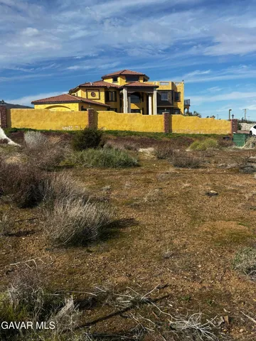 a view of swimming pool of the house