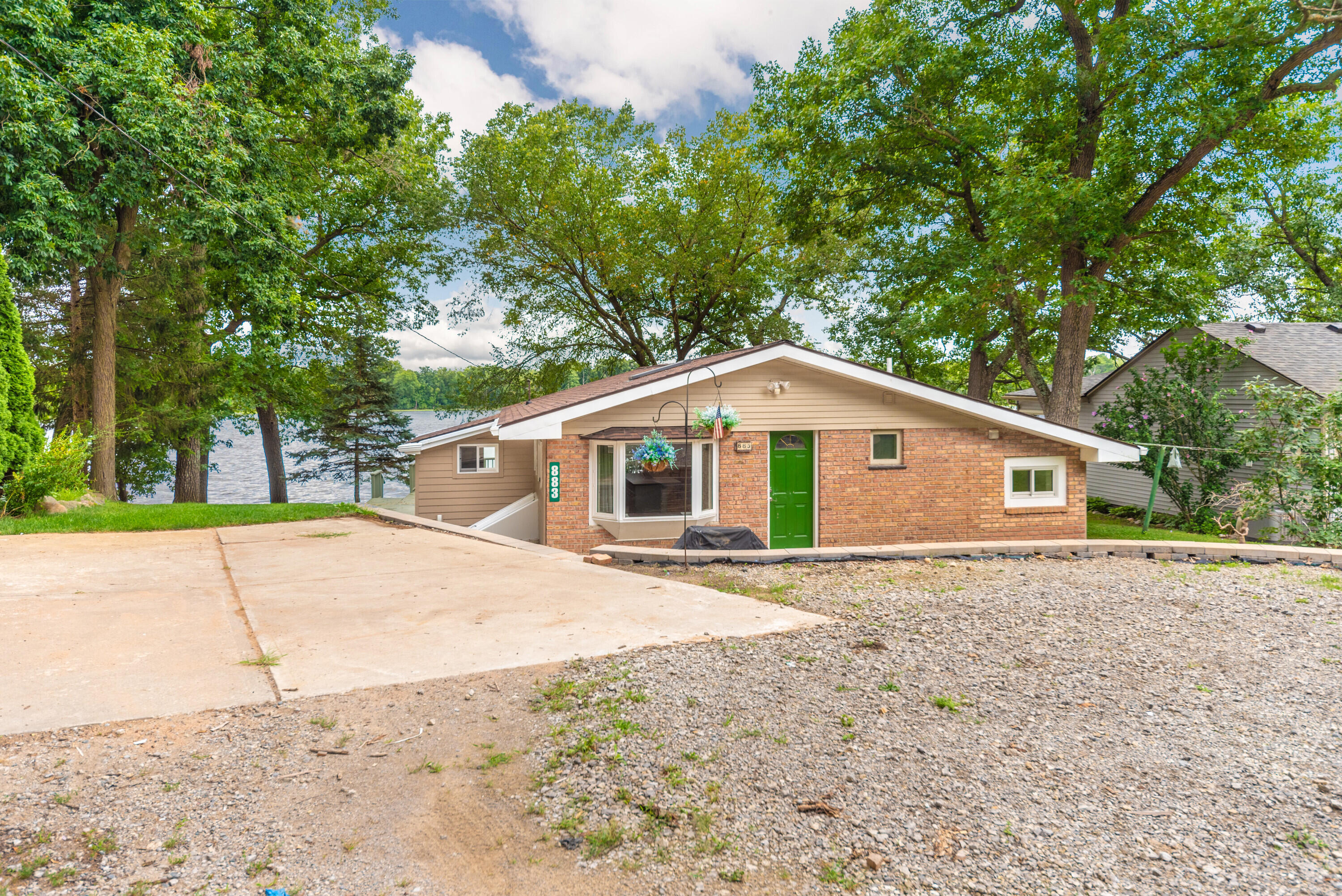 883 Hurley Drive Howell, MI 48843 - Photo 2 of 54 003_21