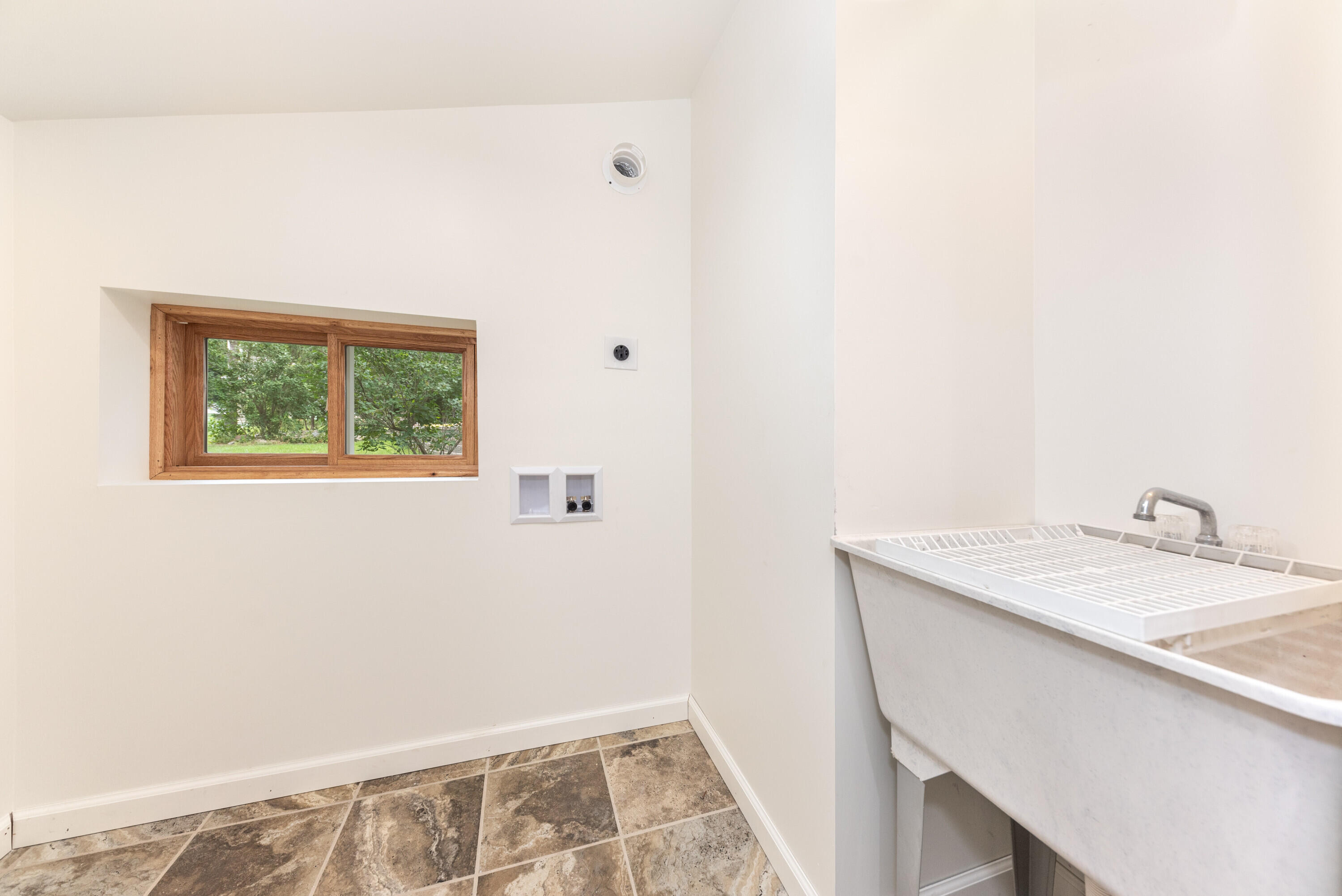 883 Hurley Drive Howell, MI 48843 - Photo 36 of 54 041_34