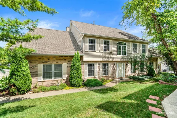 $364,900 | 1404 Laurel Oaks Drive, Streamwood, IL 60107