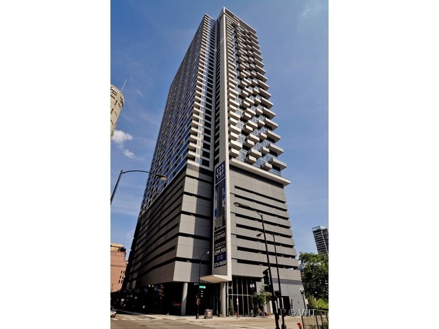 235 West Van Buren Street, Unit 4111 Chicago, IL 60607 - Photo 1 of 15 a view of a city