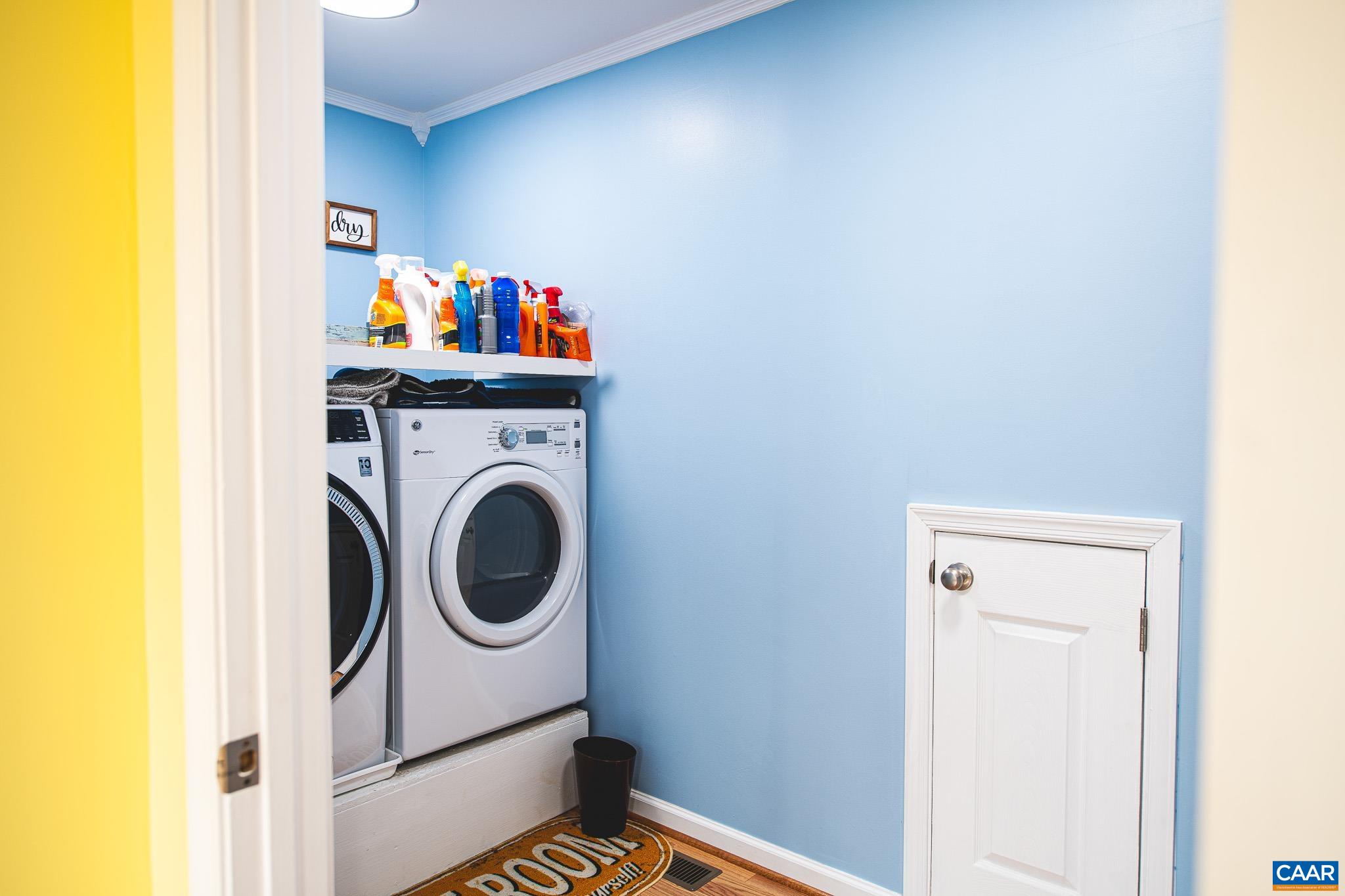 1101 Keith Road Stanardsville, VA 22973 - Photo 6 of 38 a utility room with dryer and washer