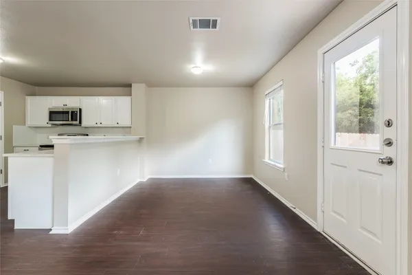 $2,125 | 8712 Dittmar Oaks Drive, Austin, TX 78748