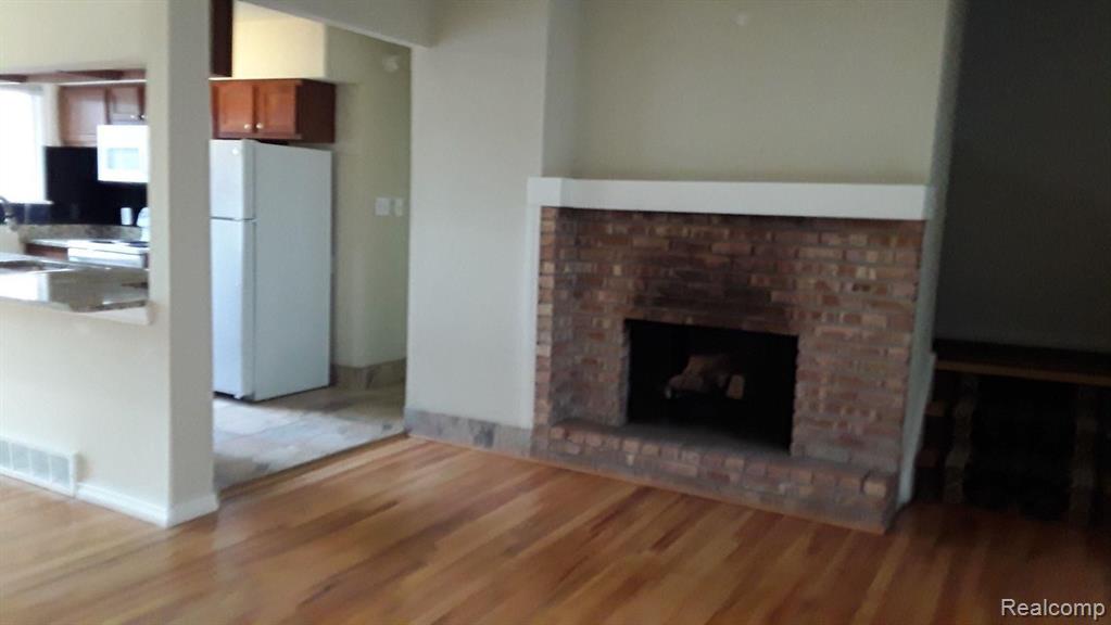 526 West 14 Mile Road Clawson, MI 48017 - Photo 2 of 11