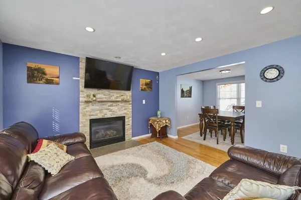 $5,999 | 27 Cranberry Lane, Burlington, MA 01803