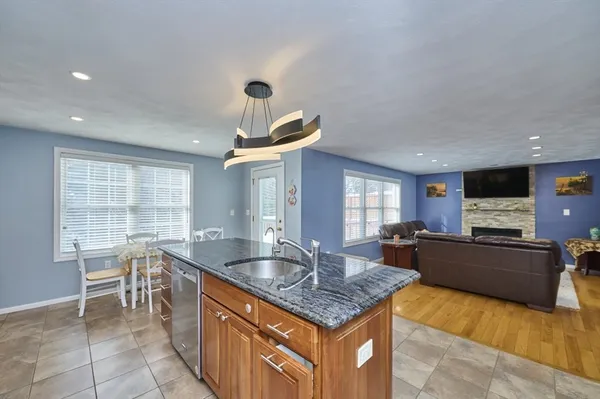 $5,999 | 27 Cranberry Lane, Burlington, MA 01803