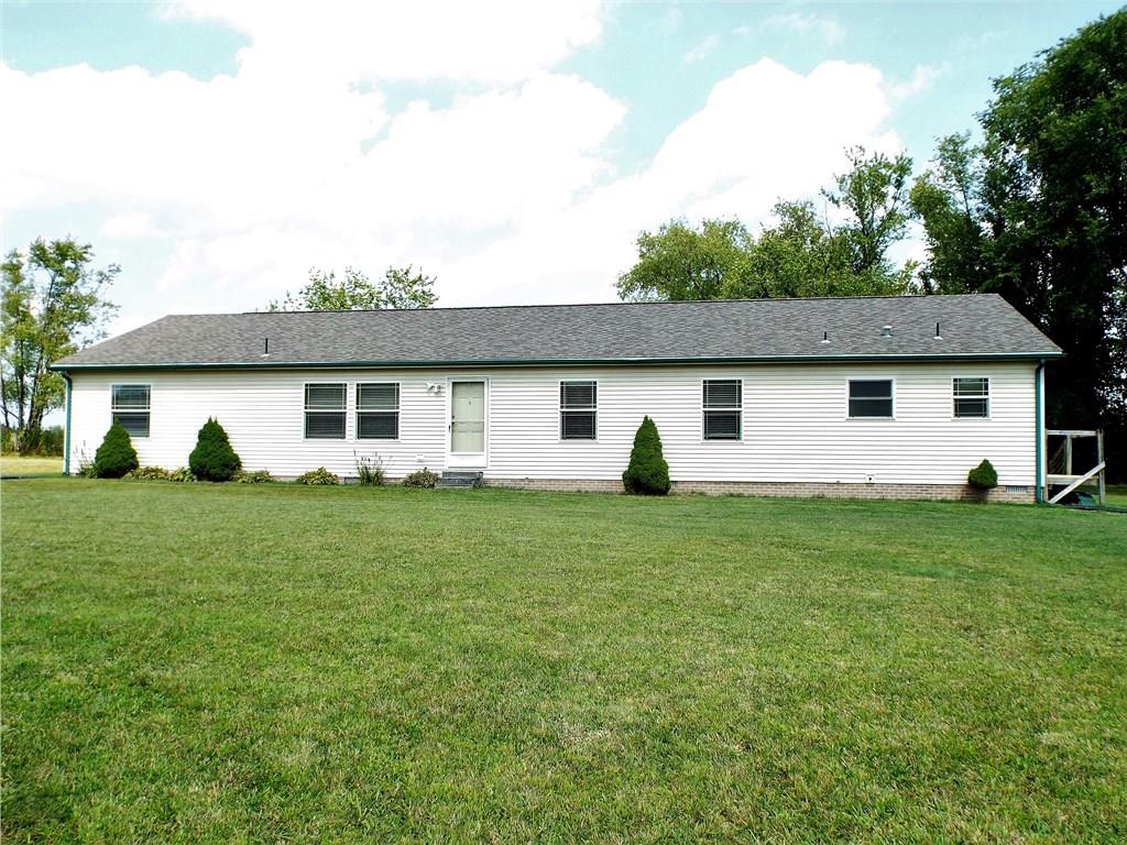 119 Fishpot Road Aliquippa, PA 15001 - Photo 2 of 24 This 76x30 home is only 10 years old!