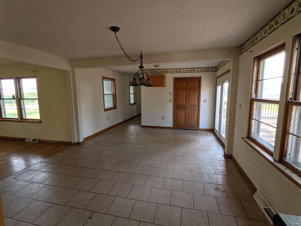 11478 Reding Road Alhambra, IL 62001 - Photo 8 of 30 Gallery Image 8