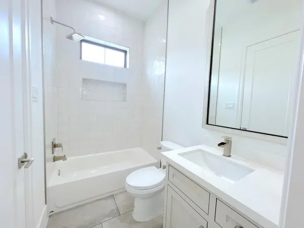 $3,100 | 2122 Blalock Road, Unit A, Houston, TX 77080