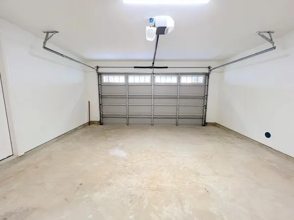 $3,100 | 2122 Blalock Road, Unit A, Houston, TX 77080