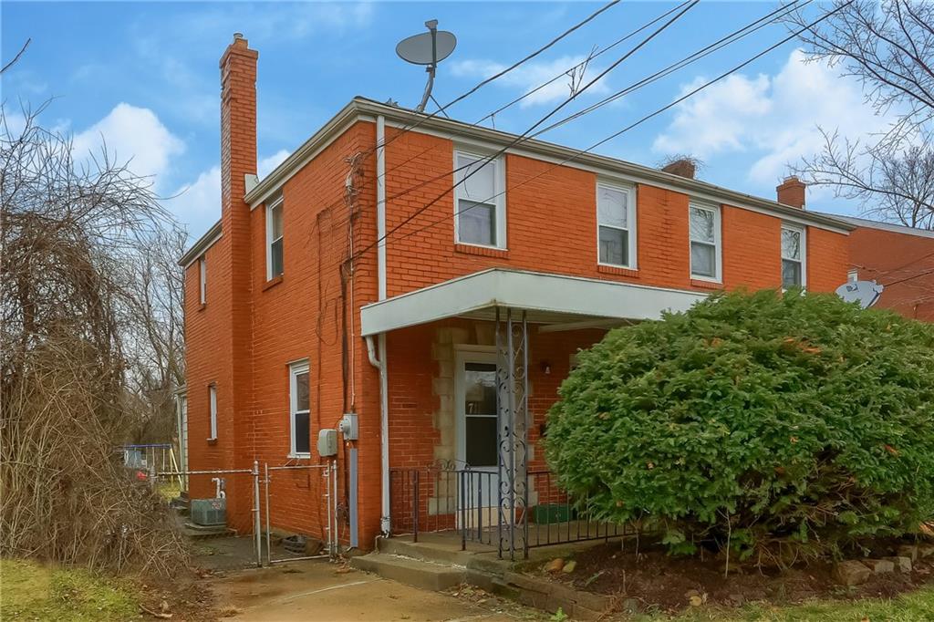 711 Shadycrest Road Pittsburgh, PA 15216 - Photo 1 of 16 Gallery Image 1