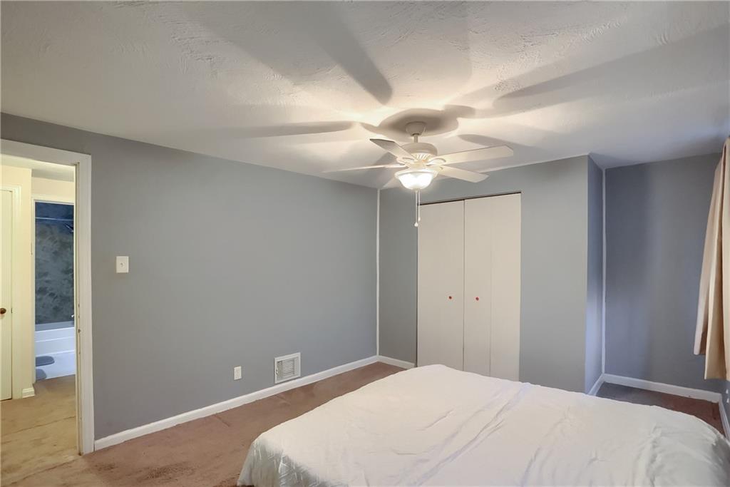 711 Shadycrest Road Pittsburgh, PA 15216 - Photo 11 of 16 Gallery Image 11