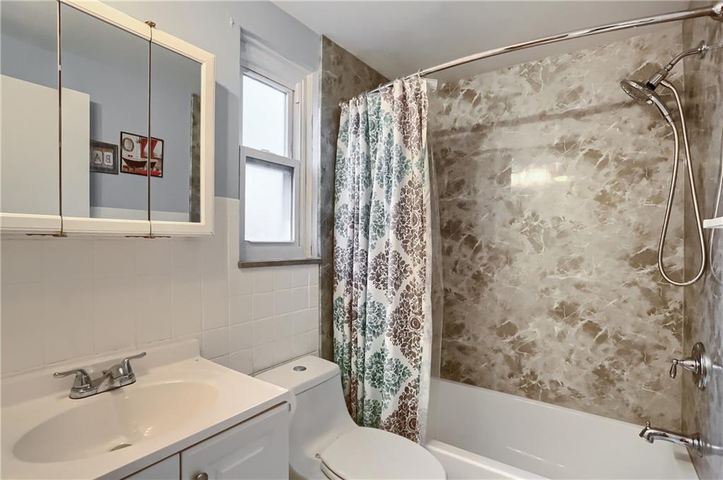 711 Shadycrest Road Pittsburgh, PA 15216 - Photo 14 of 16 Gallery Image 14