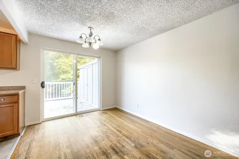 $599,950 | 25110 35th Avenue South, Kent, WA 98032