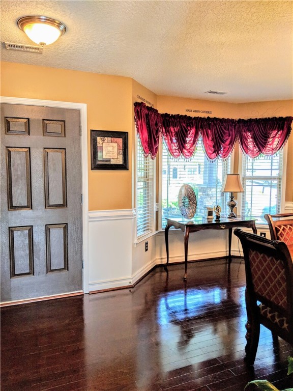112 Duraleigh Road Anderson, SC 29621 - Photo 5 of 31