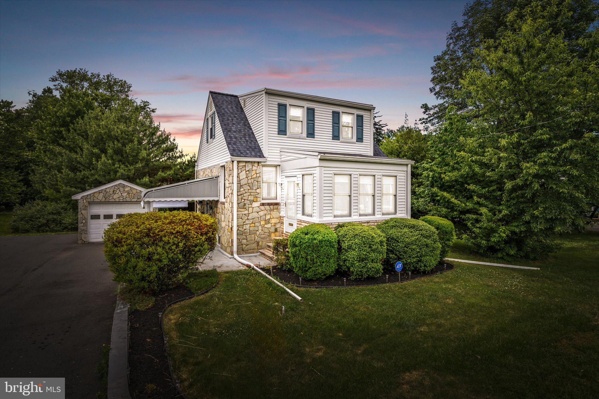 121 Florence Avenue Ewing, NJ 08618 - Photo 2 of 24