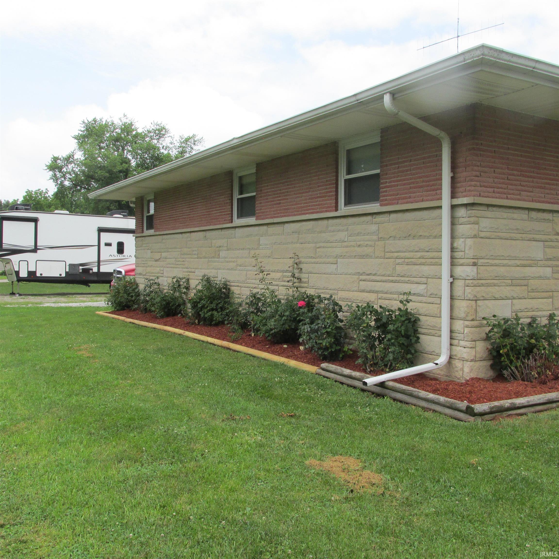 404 West Franklin Street Colfax, IN 46035 - Photo 2 of 30