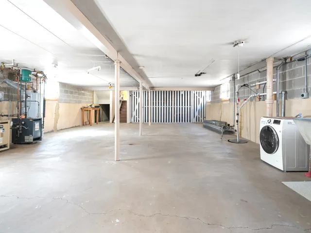 a view of a storage & utility room