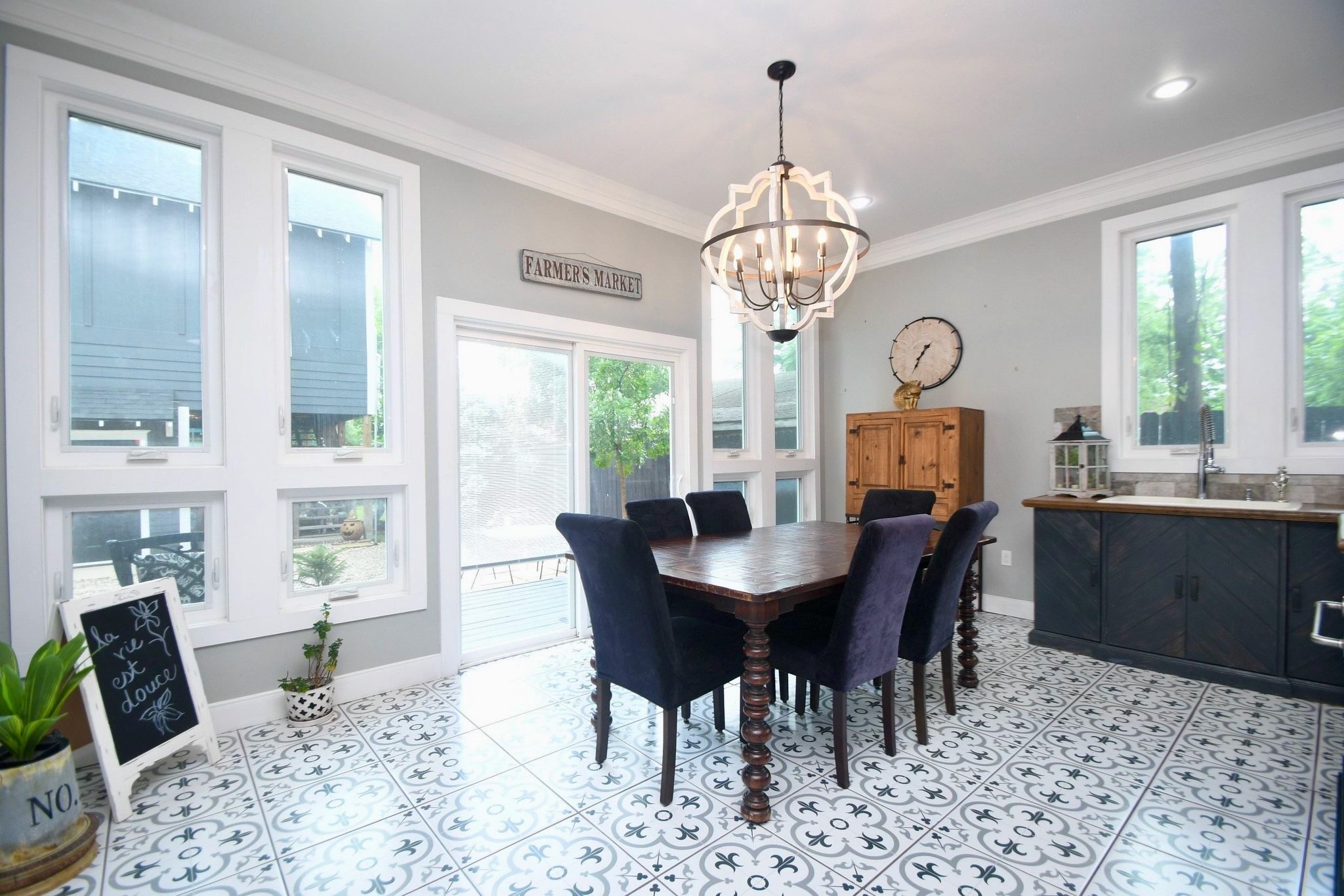614 West 28th Street Houston, TX 77008 - Photo 9 of 25 Open layout!