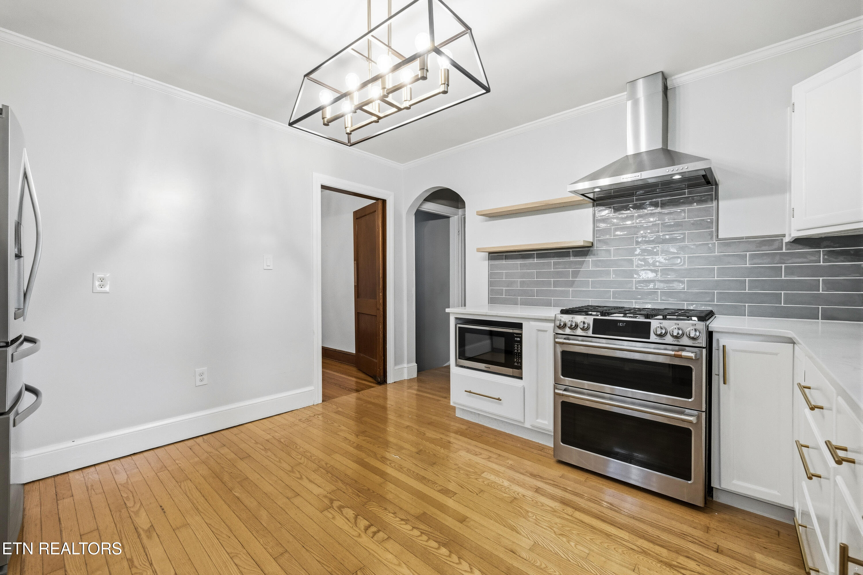 5102 East Sunset Road Knoxville, TN 37914 - Photo 11 of 39 Kitchen with Stainless Steel Appliances