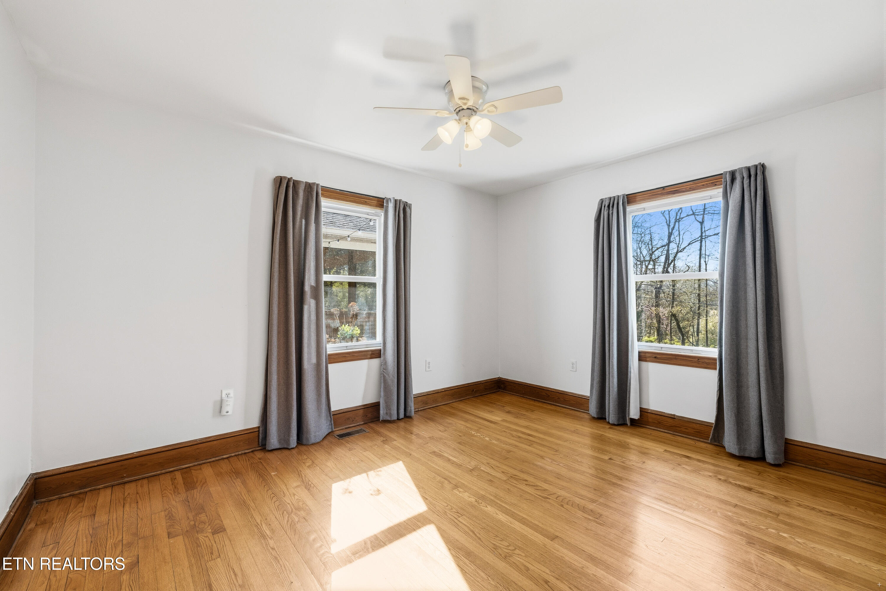 5102 East Sunset Road Knoxville, TN 37914 - Photo 20 of 39 Bedroom 2 - Main Level