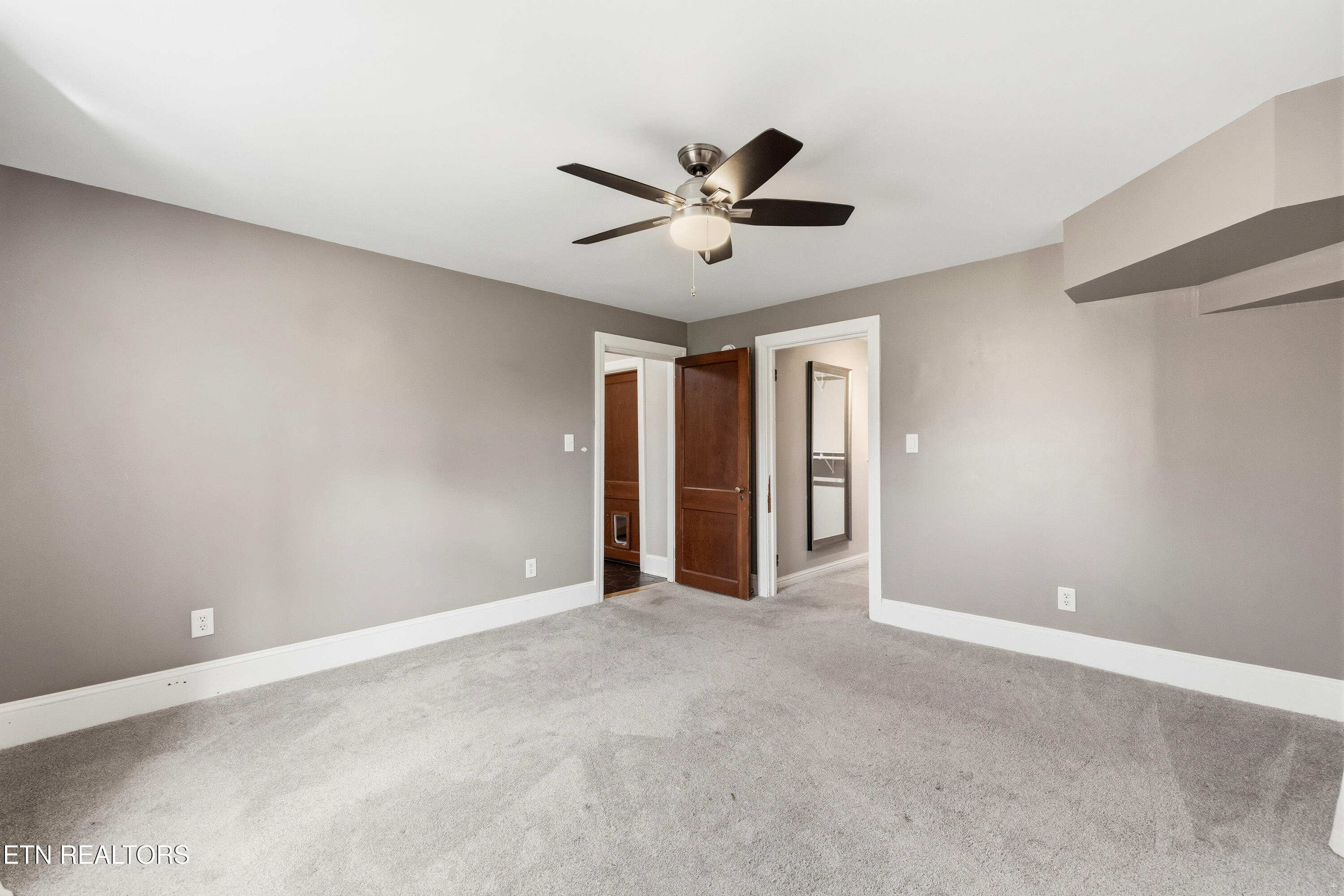 5102 East Sunset Road Knoxville, TN 37914 - Photo 25 of 39 Primary Bedroom Downstairs