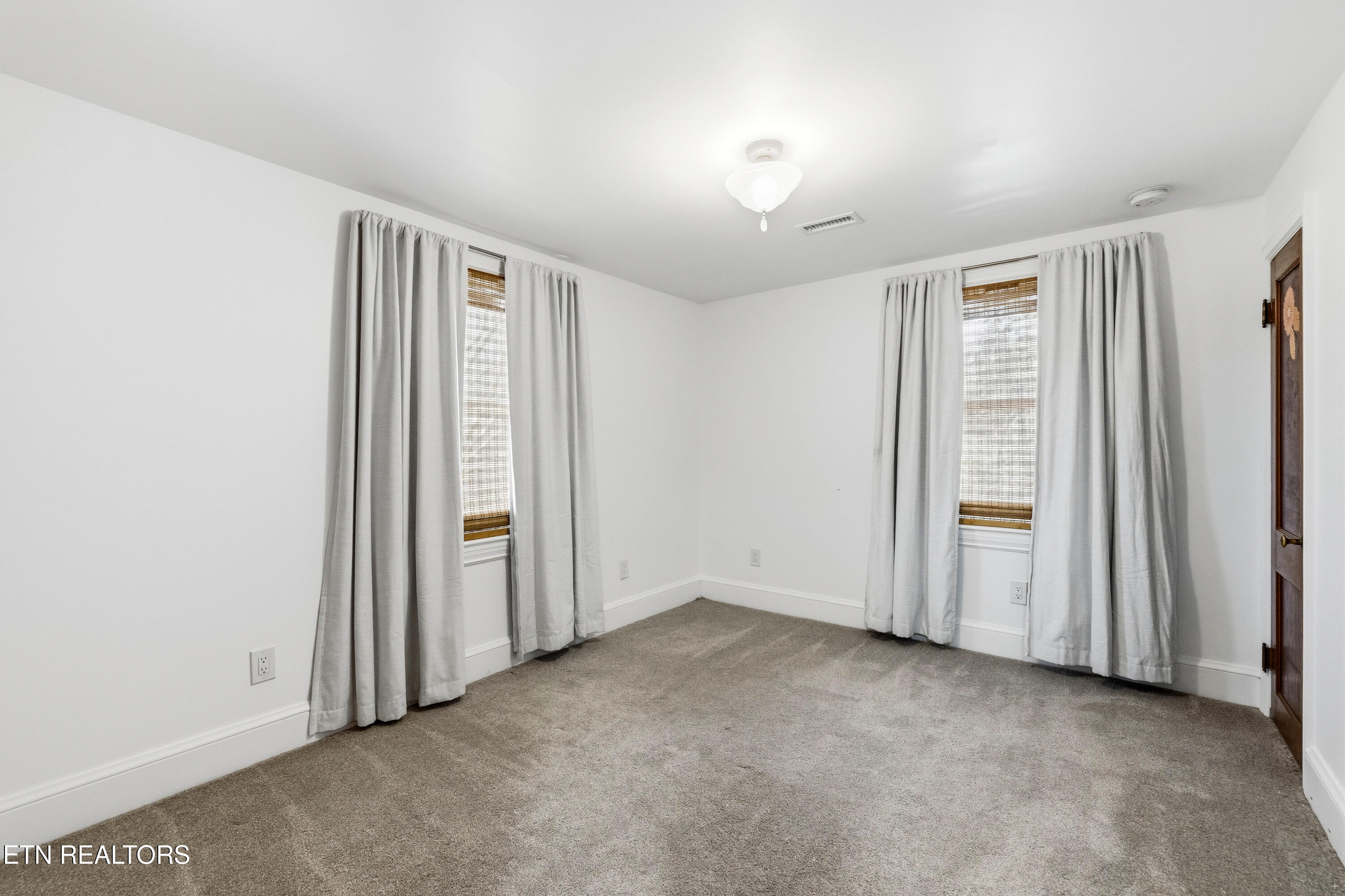 5102 East Sunset Road Knoxville, TN 37914 - Photo 29 of 39 Bedroom 4 Downstairs