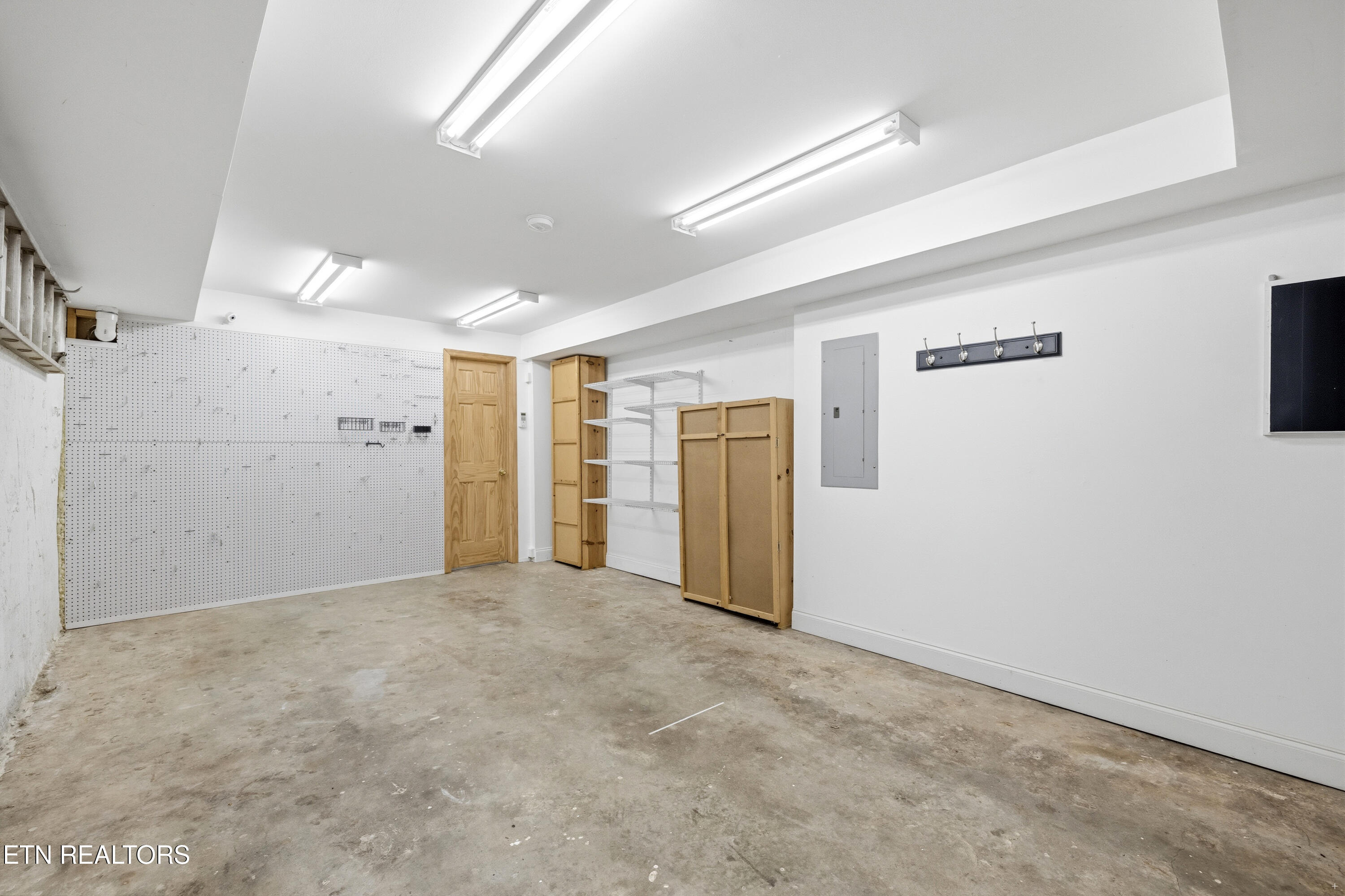 5102 East Sunset Road Knoxville, TN 37914 - Photo 31 of 39 1 Car Garage