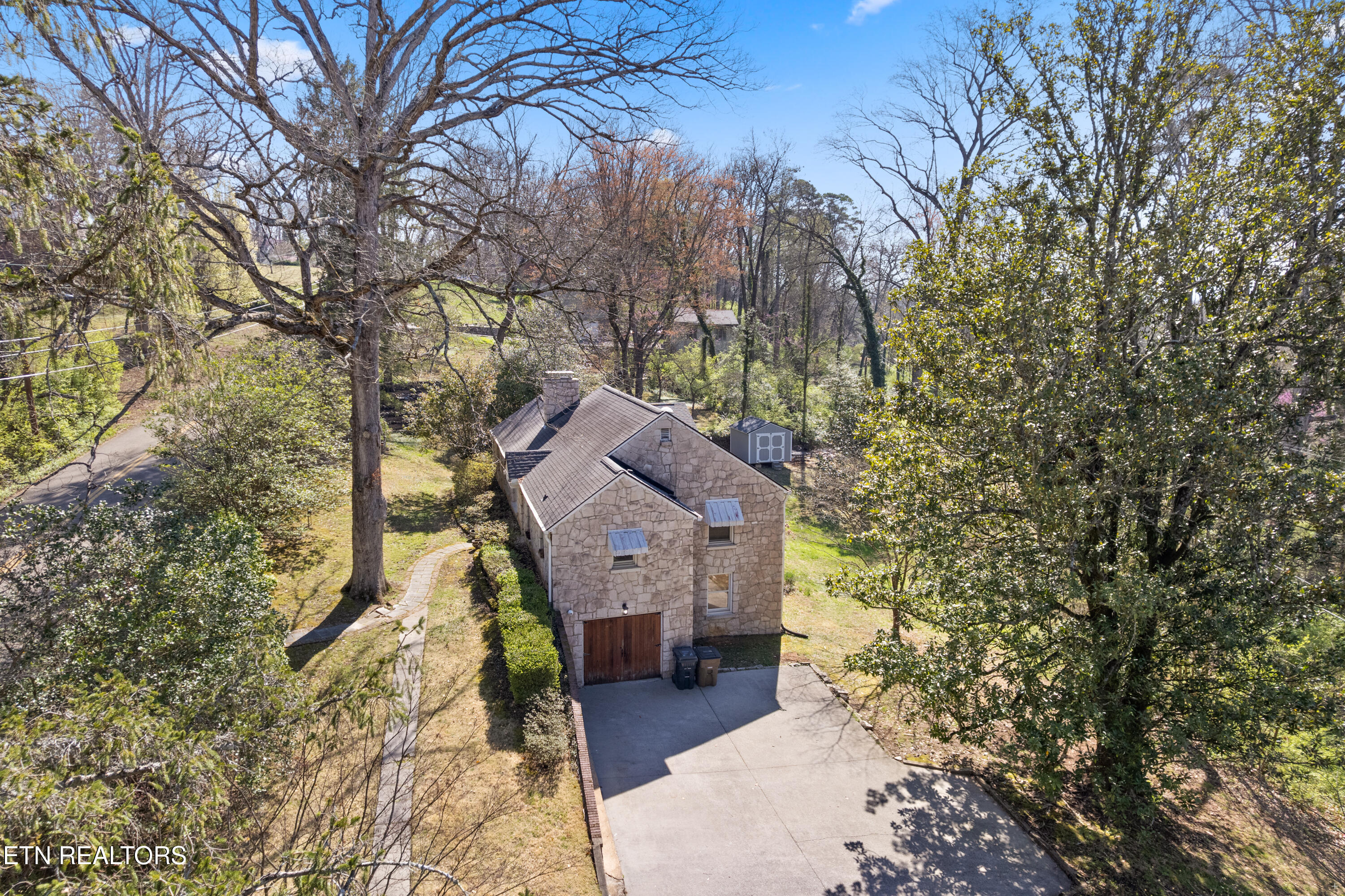 5102 East Sunset Road Knoxville, TN 37914 - Photo 34 of 39 5102 E Sunset Rd