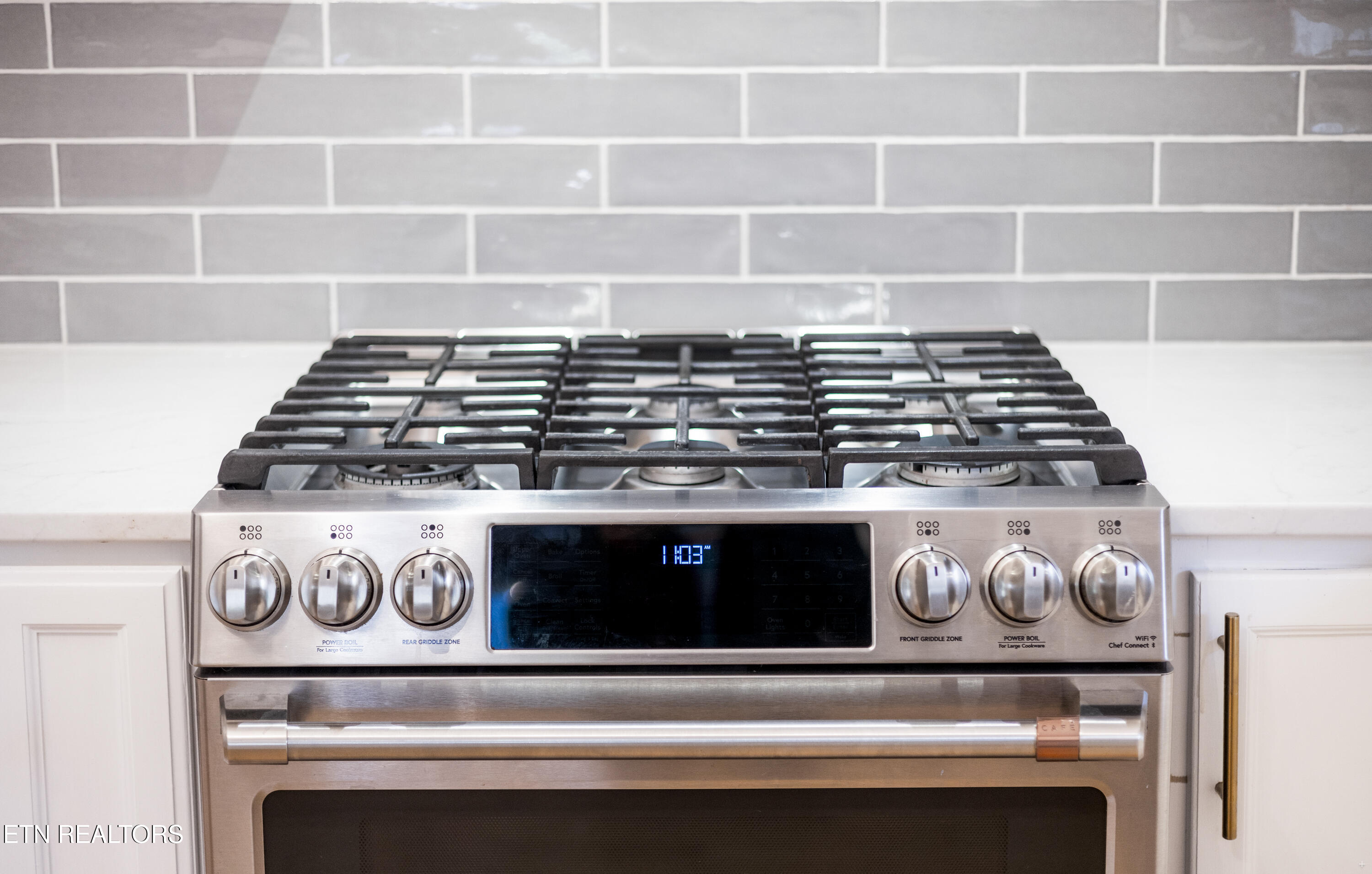 5102 East Sunset Road Knoxville, TN 37914 - Photo 10 of 39 Gas Range