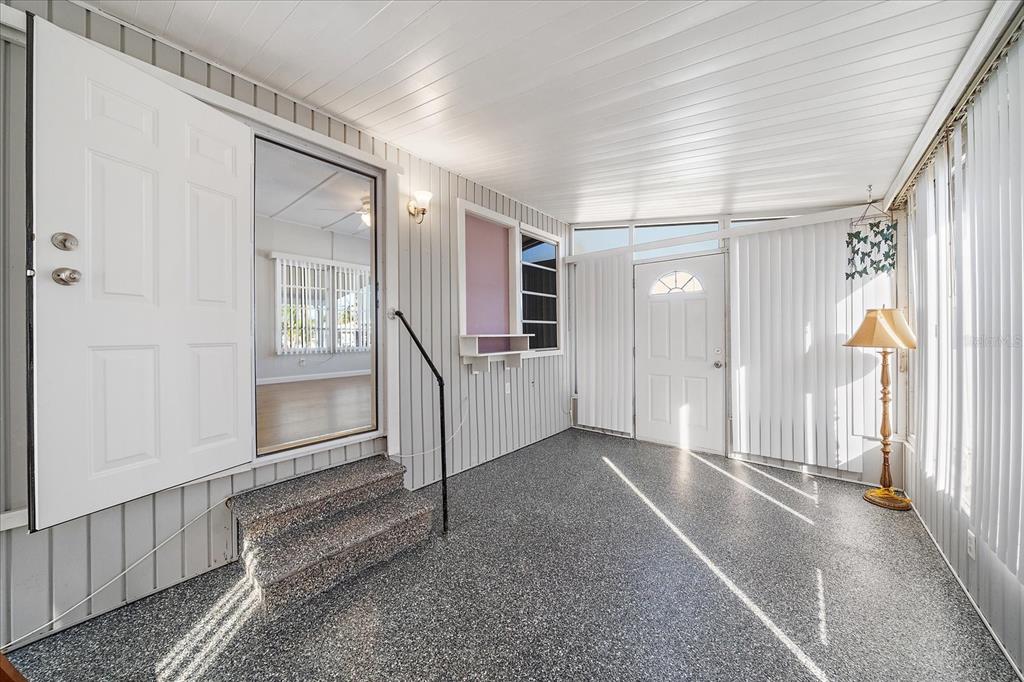 84 Del Rio Drive Palmetto, FL 34221 - Photo 18 of 24