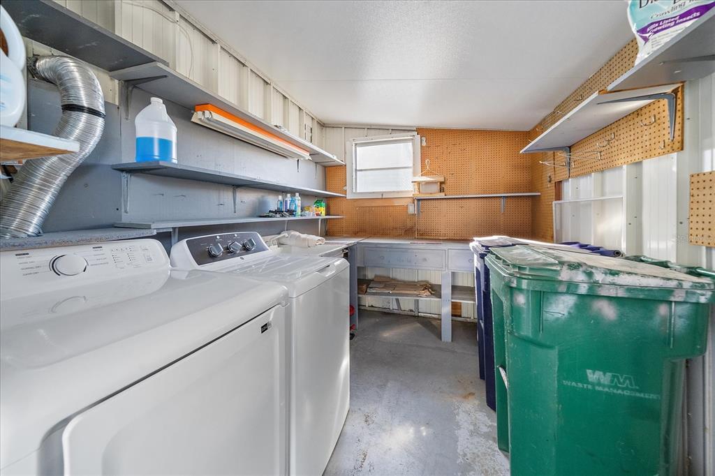 84 Del Rio Drive Palmetto, FL 34221 - Photo 22 of 24