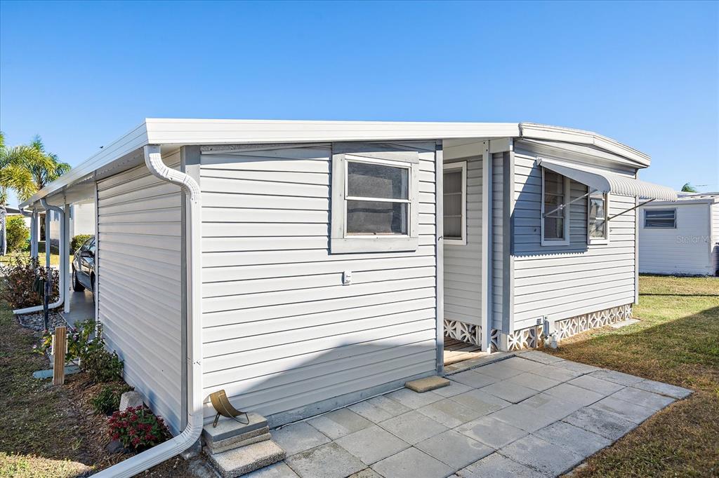 84 Del Rio Drive Palmetto, FL 34221 - Photo 23 of 24