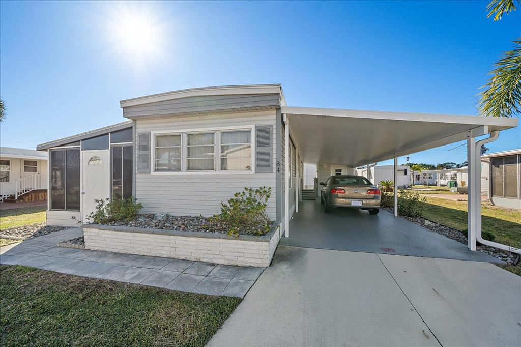 84 Del Rio Drive Palmetto, FL 34221 - Photo 3 of 24