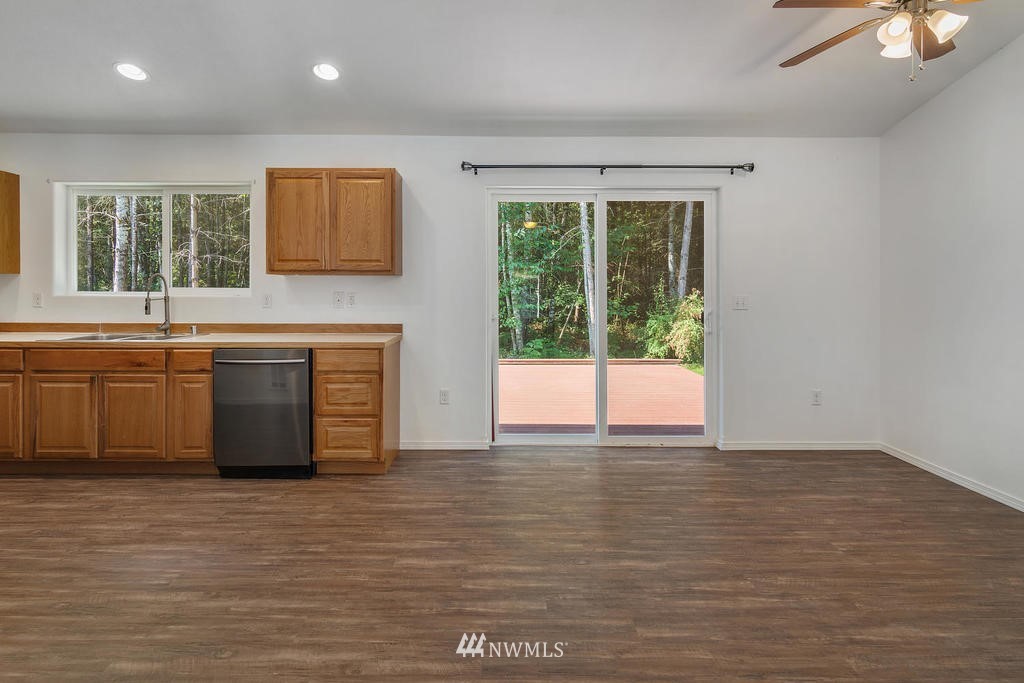 4866 East Rasor Road Belfair, WA 98528 - Photo 8 of 19 Gallery Image 8
