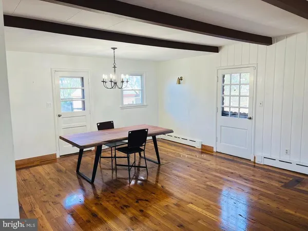 $4,250 | 3900 Laurel Road, Alexandria, VA 22309
