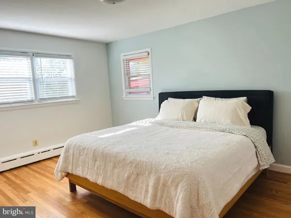 $4,250 | 3900 Laurel Road, Alexandria, VA 22309