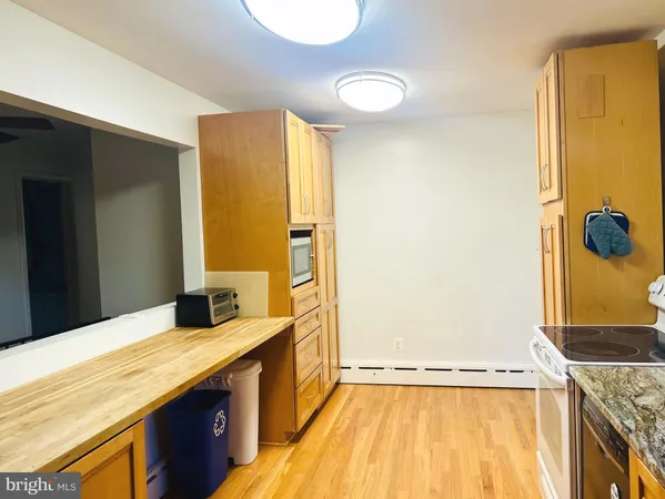 $4,250 | 3900 Laurel Road, Alexandria, VA 22309