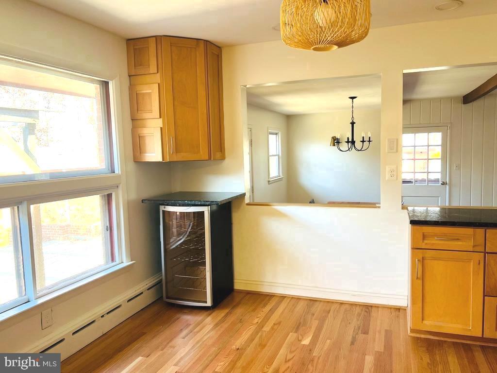 3900 Laurel Road Alexandria, VA 22309 - Photo 7 of 32 Wine refrigerator