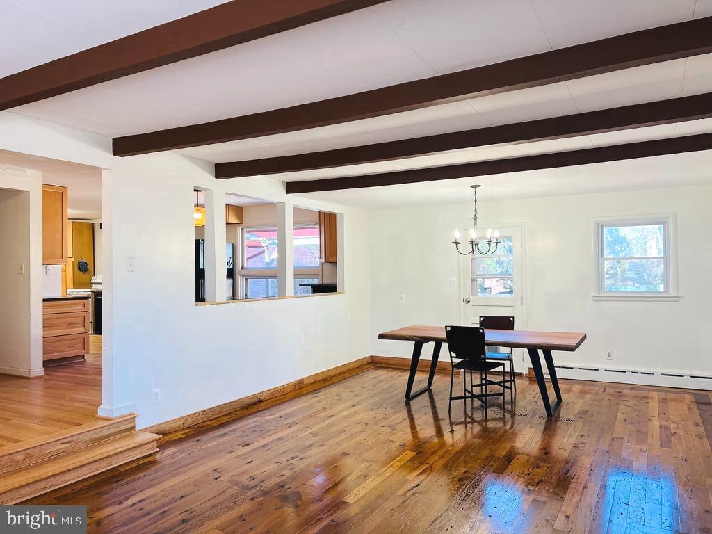 3900 Laurel Road Alexandria, VA 22309 - Photo 9 of 32 Spacious, open living and dining area