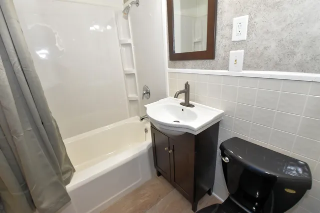 $234,900 | 2843 Eisenhower Drive, Racine, WI 53405