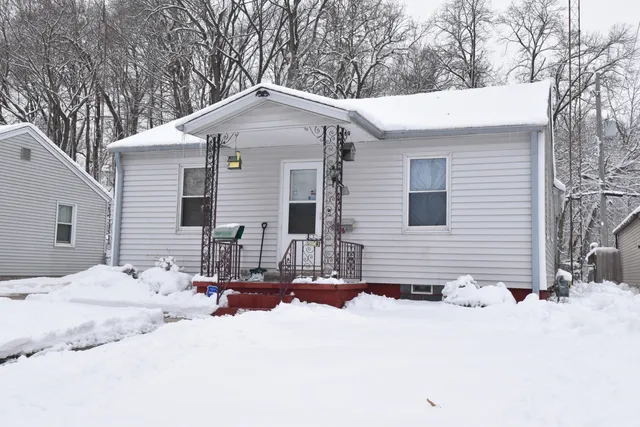 $234,900 | 2843 Eisenhower Drive, Racine, WI 53405