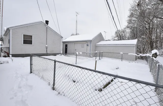 $234,900 | 2843 Eisenhower Drive, Racine, WI 53405