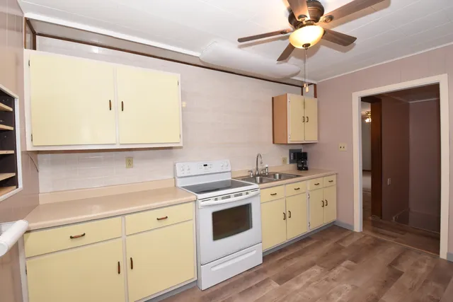 $234,900 | 2843 Eisenhower Drive, Racine, WI 53405